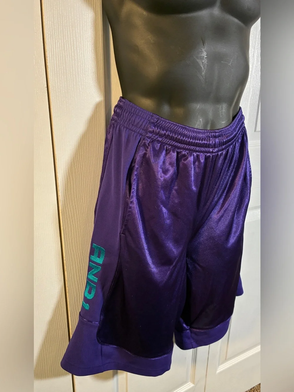 AND1 Purple Dazzle Basketball Shorts Men's Small